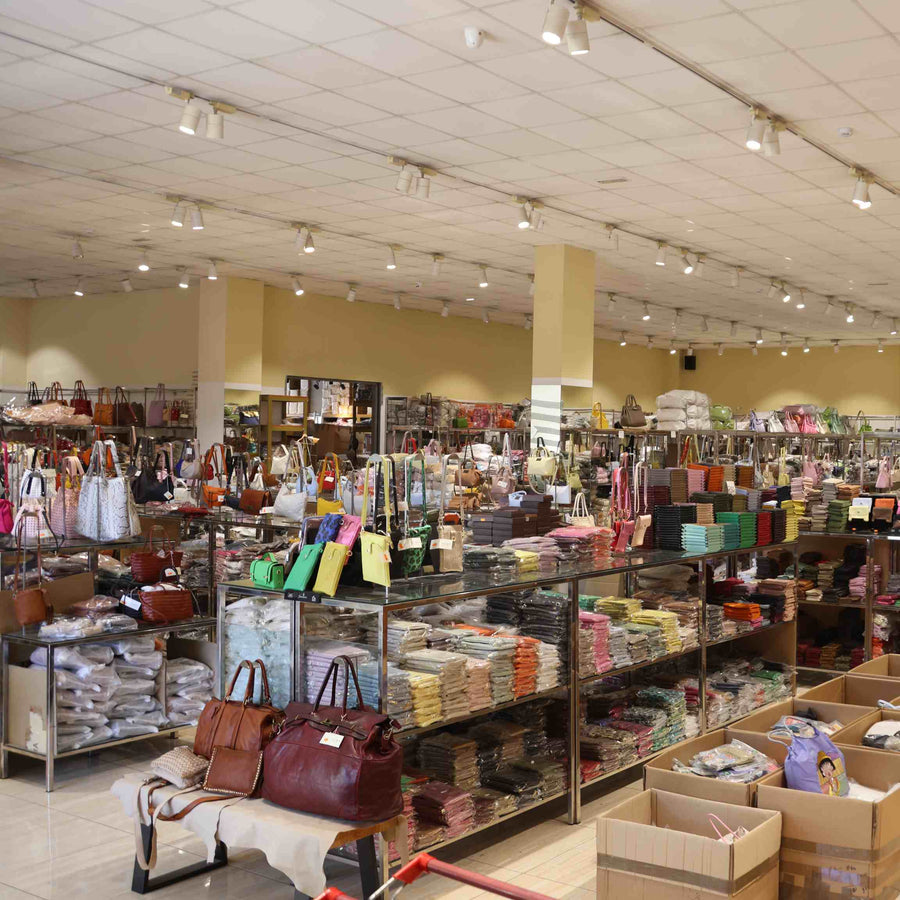 Showroom y almacén